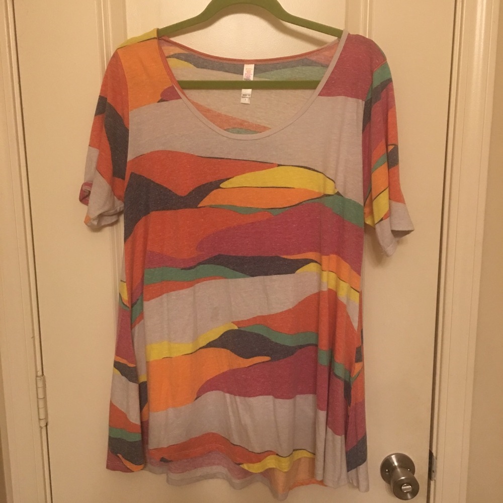 LuLaRoe Perfect Tee EUC
